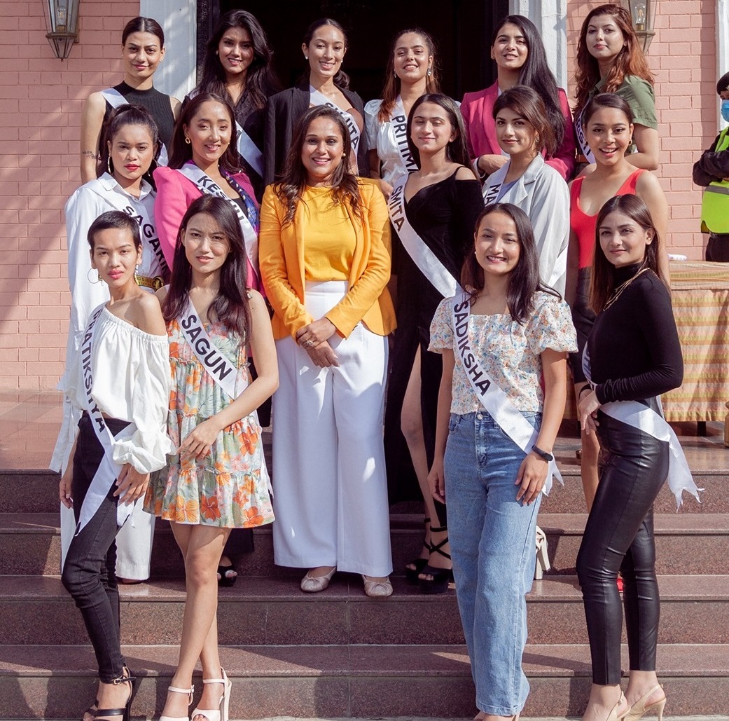 मिस युनिभर्सका लागि अन्तिम तयारीमा सुन्दरीहरू