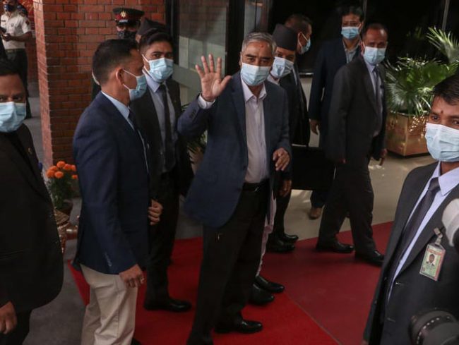 दिनभरका आठ मुख्य खबरः सर्वोच्चमा अलमल, राजनीतिमा गनथन