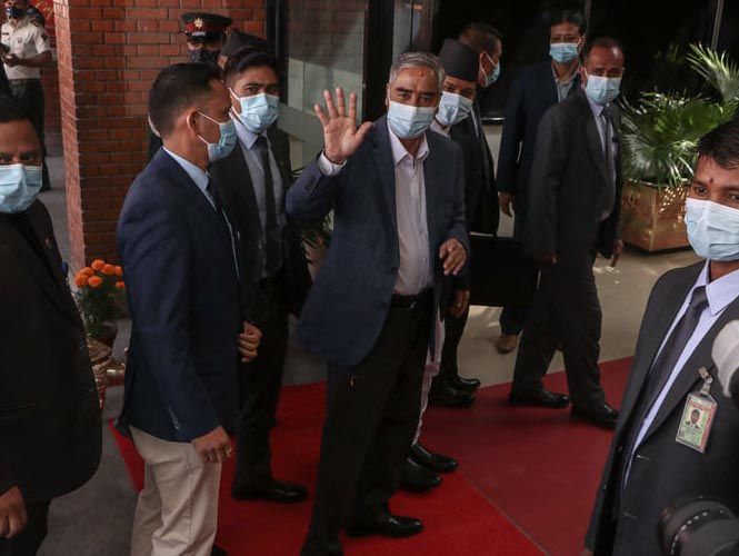 दिनभरका आठ मुख्य खबरः सर्वोच्चमा अलमल, राजनीतिमा गनथन