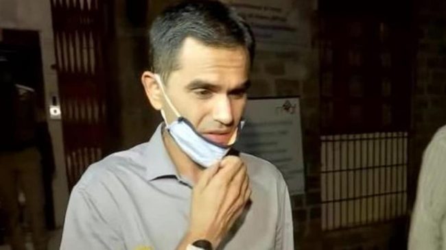 आर्यन खानलाई गिरफ्तार गरेर अनुसन्धान गरिरहेका अधिकारीमाथि नै अनुसन्धान सुरु