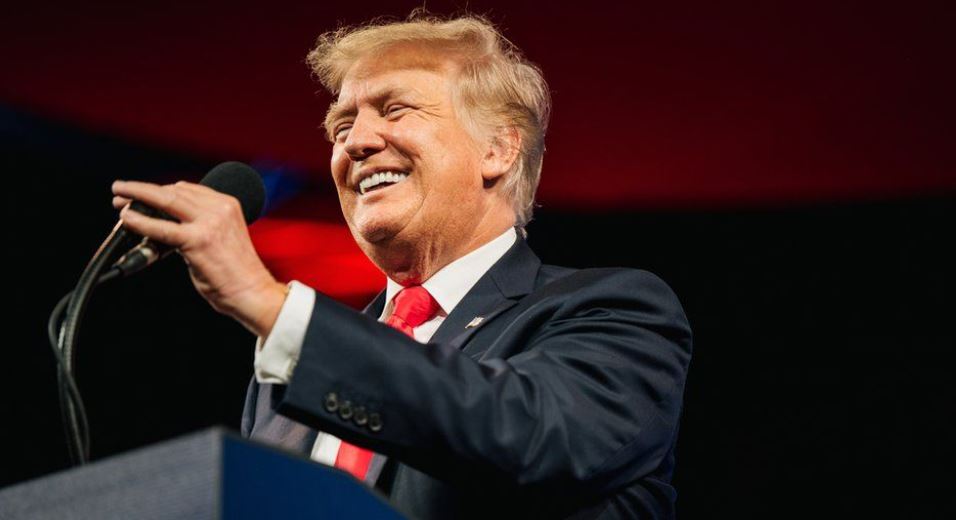 फेसबुक र ट्वीटरले प्रतिबन्ध लगाएपछि ट्रम्पको आफ्नै सामाजिक सञ्जाल (ट्रुथ सोसल)