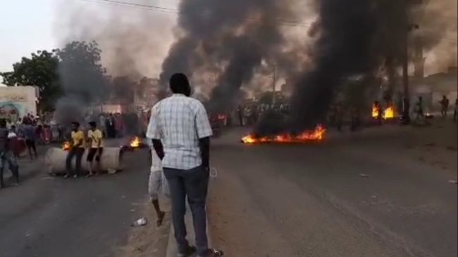 सुडानमा टिभी, रेडियोमा सेनाको कब्जा, सरकारले जनतालाई भन्यो ‘सेनाको हस्तक्षेप रोक्नुस्’