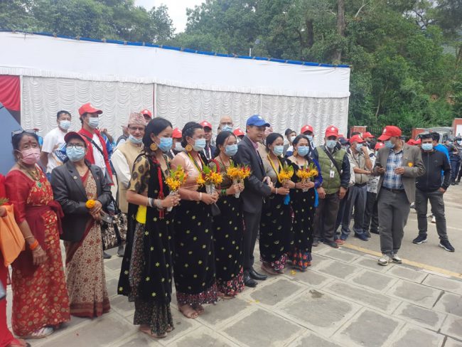 केपी ओलीको स्वागतमा पञ्चकन्या