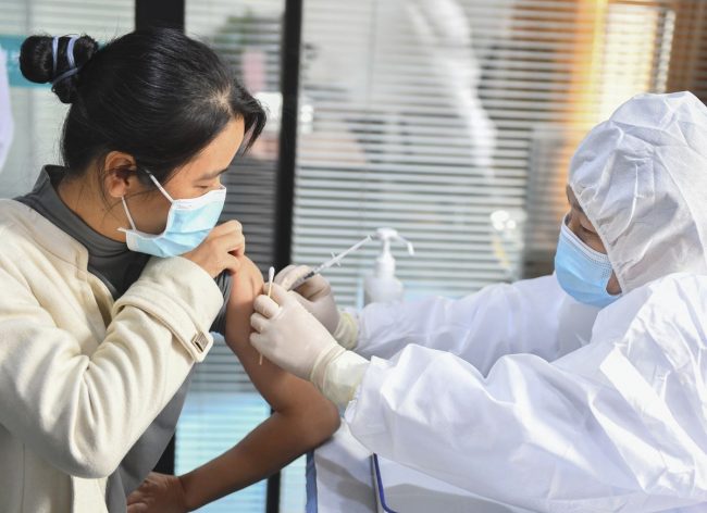 किन अझै चीन कोरोनाभाइरसलाई निमिट्यान्न पार्ने कोसिसमा छ?