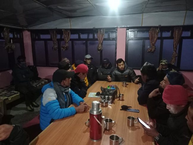 अन्नपूर्ण क्षेत्रमा हेलिकोप्टरको मनपरी उडान