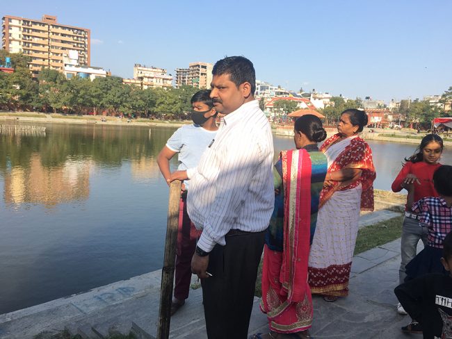 विवादकाबीच कमल पोखरीमा छठ पर्व