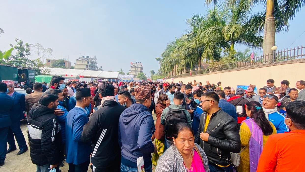 बन्दसत्र हल अगाडि सर्वसम्मतिमा नेतृत्व चयन गर्न दबाब दिँदै नाराबाजी