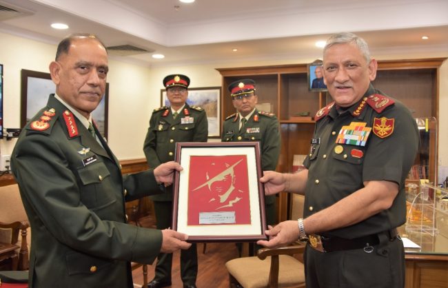 भारतीय रक्षा प्रमुख रावतसँग प्रधानसेनापति शर्माको भेट, द्विपक्षीय रक्षा सहयोग बढाउनेबारे छलफल