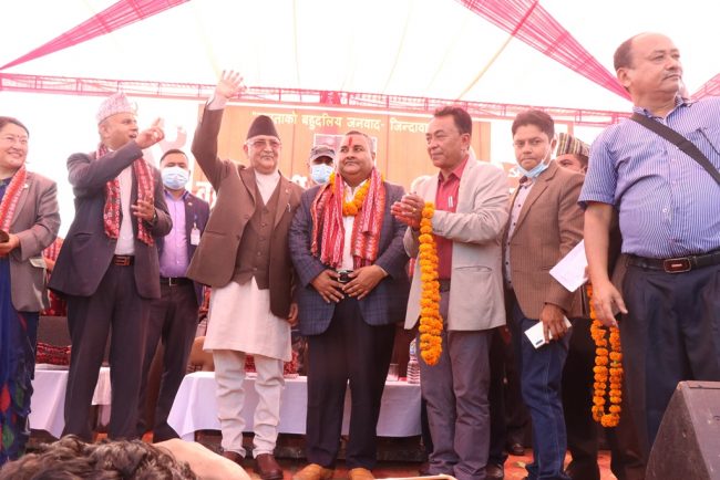 एमालेसँग एक्लै निर्वाचन लड्ने दुस्साहस नगर्न ओलीको चेतावनी