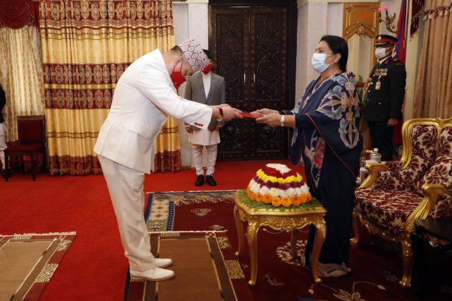 पाँच देशका राजदूतद्वारा ओहोदाको प्रमाणपत्र पेश