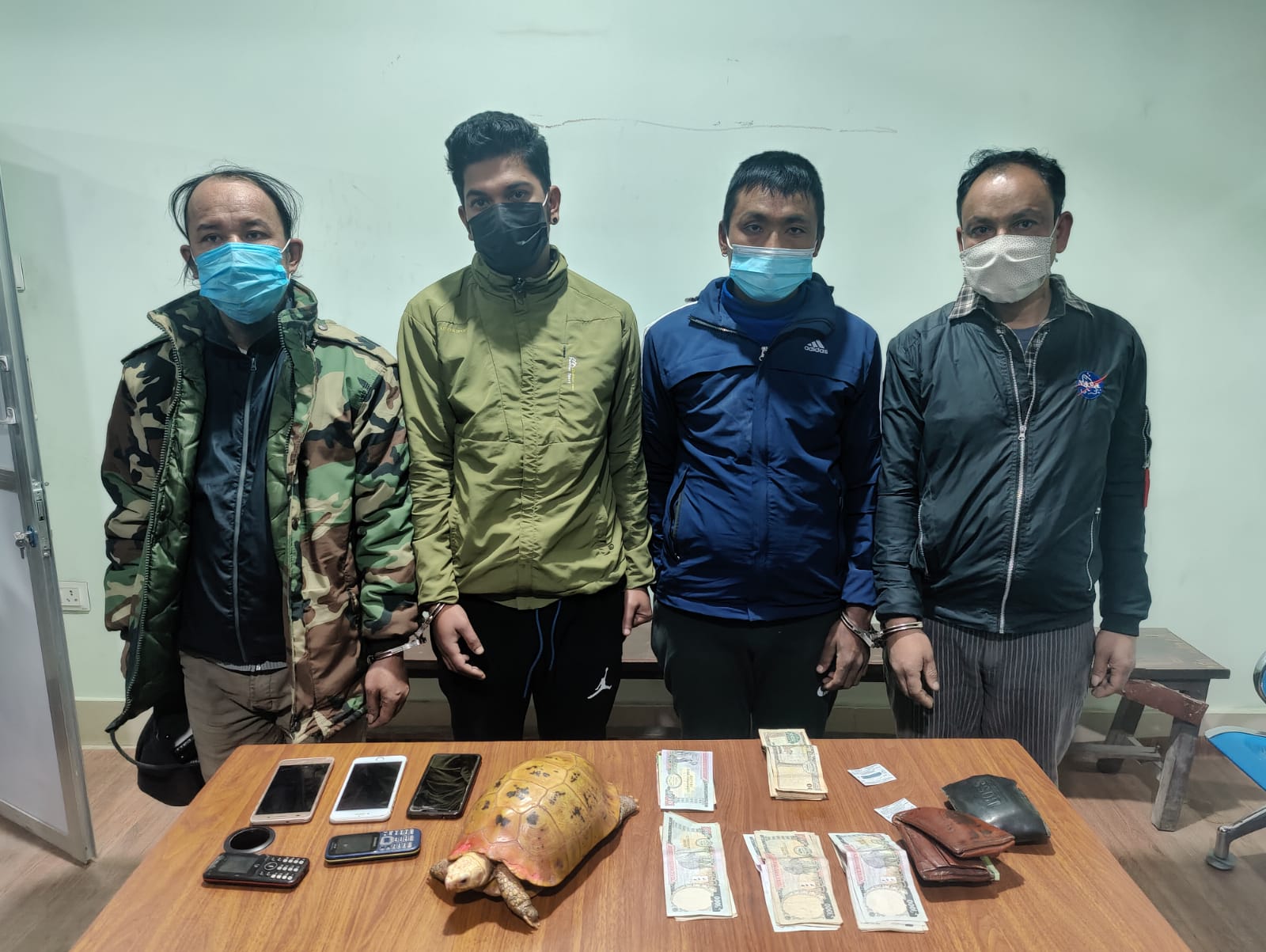 सुन कछुवासहित चार पक्राउ