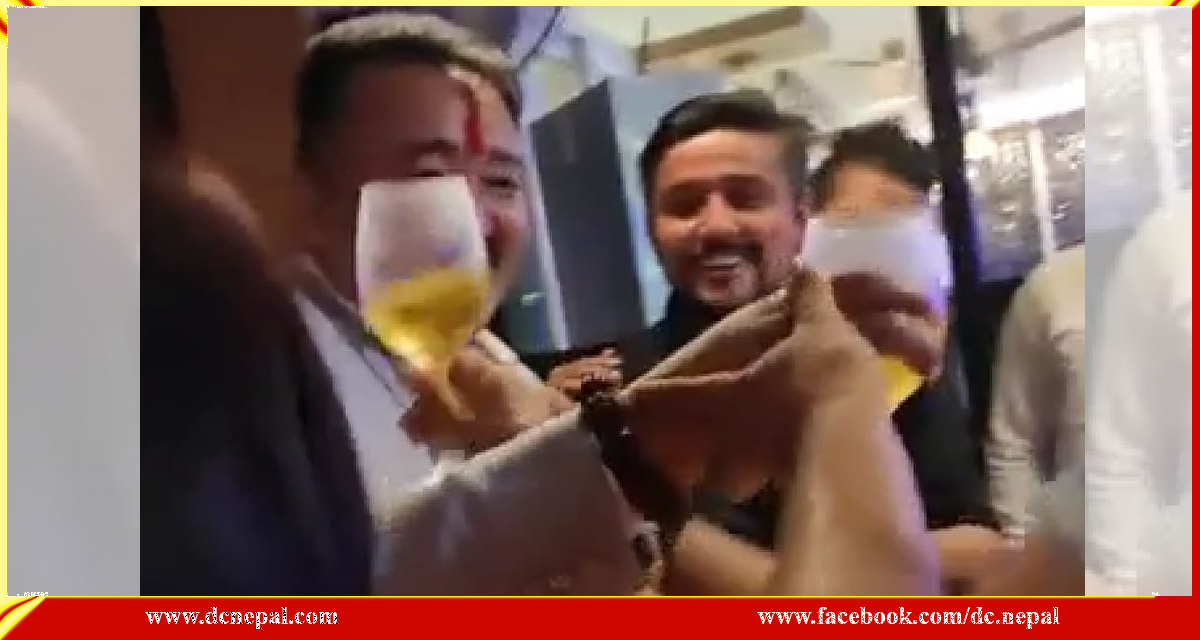 मुख्यमन्त्री बनिनसक्दै केक काटेर, बियर उडाएर उत्सव मनाए राईले