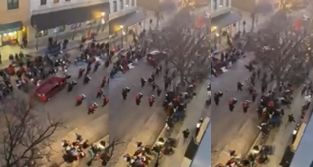 अमेरिकामा कारले हानेर ५ जना मारिएको र ४० घाइते भएको पुष्टि, हेर्नुहोस् घटनाको भिडियो