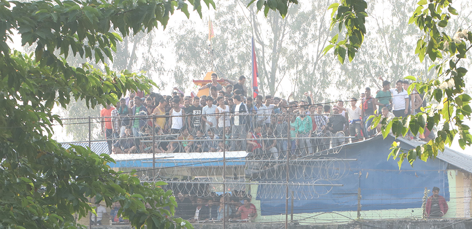 ‘गुन्डा नाइके’ अभिषेक गिरीलाई ल्याएपछि कैदीबन्दी आन्दोलित