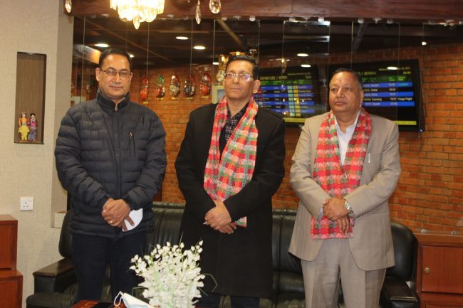 शिक्षामन्त्री र सचिव फ्रान्स भ्रमणमा