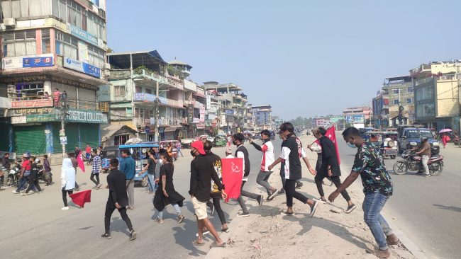 सुनसरीमा विप्लव समूहका २२ कार्यकर्ता पक्राउ, यातायात ठप्प