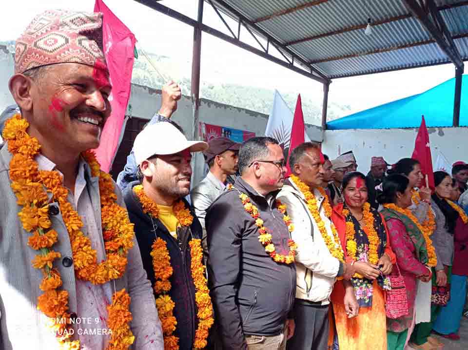 अछामका १० मध्ये आठ स्थानीय तहमा एमालेको नयाँ नेतृत्व