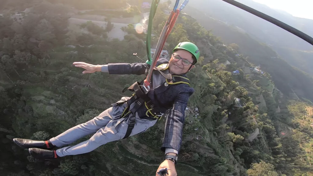 राष्ट्रिय सभाका अध्यक्ष तिमिल्सिना जिपलाइनमा सरर