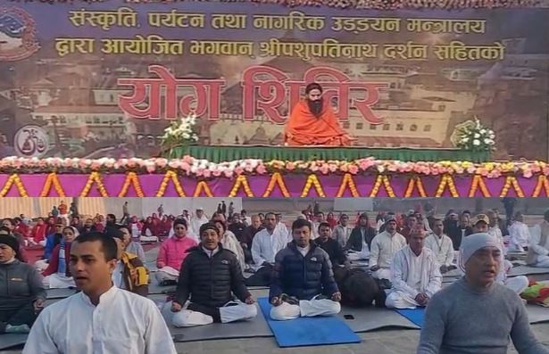 पशुपतिनाथ मन्दिरमा रामदेवको योग शिविर