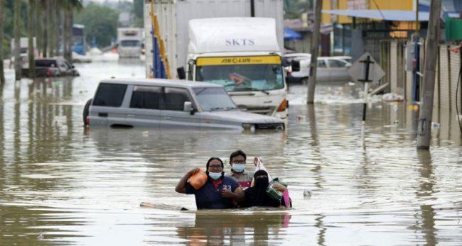 मलेसियामा बाढीमा परेर ४६ जनाको मृत्यु