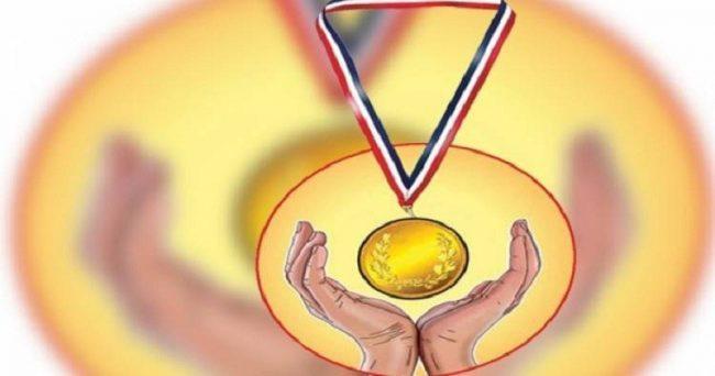 प्रतिष्ठानद्वारा उत्कृष्ट चिकित्सक, कृषक र गृहिणीलाई पुरस्कार