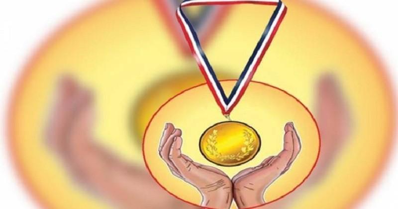 प्रतिष्ठानद्वारा उत्कृष्ट चिकित्सक, कृषक र गृहिणीलाई पुरस्कार