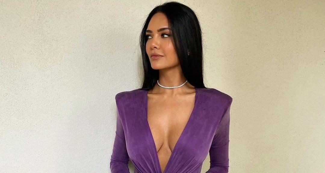 इशाको पहिरन कति धेरै खुला ?