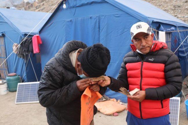 अग्निपीडितलाई नगद सहयोग