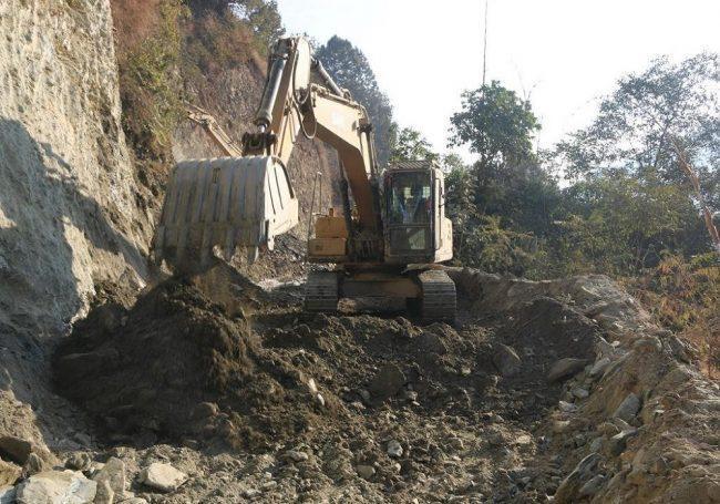 खैरेनीटार–भिमाद सडकखण्ड दैनिक ९ घण्टा अवरुद्ध हुने