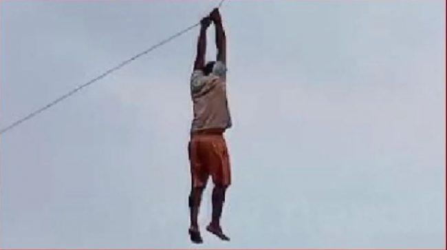 चङ्गाले मान्छे उडायो !