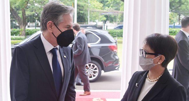 इण्डोनेसियाकी विदेशमन्त्रीले अमेरिकी विदेशमन्त्रीको आग्रह मानिनन्, ठाडो जवाफ दिएर फर्काइदिइन्