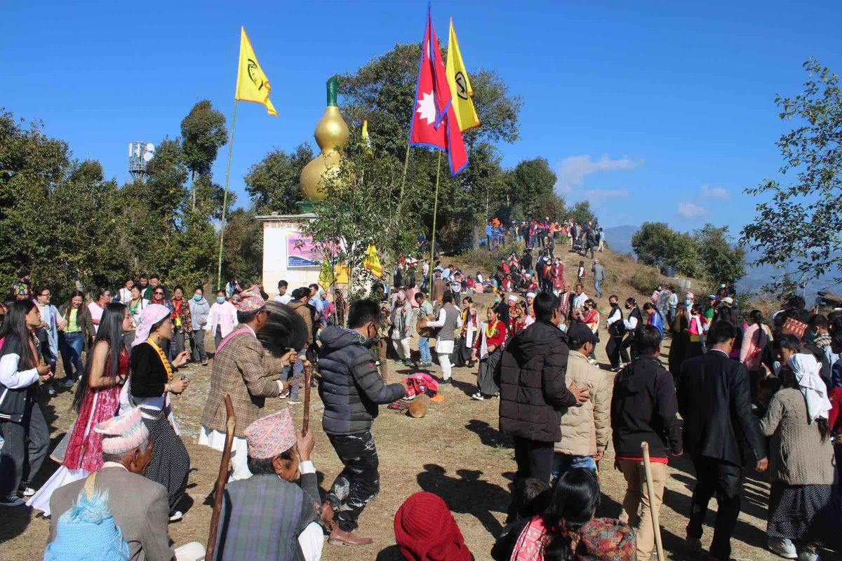 कोरोना कहर कम भएपछि धूमधामसँग मनाइयो साकेला उधौली