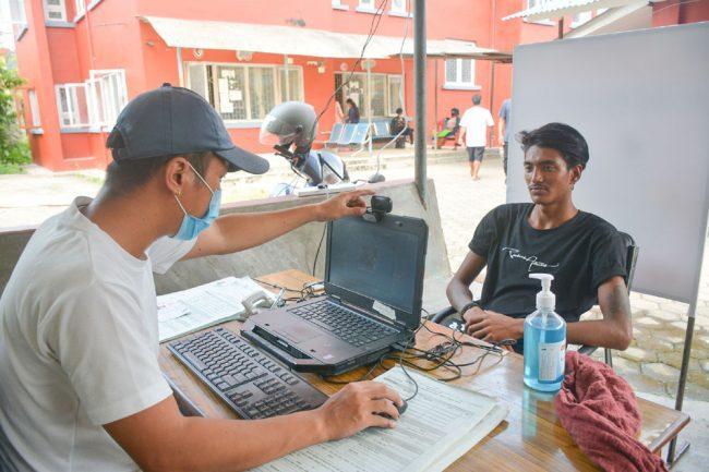 मतदाता नामावली दर्ता गराउनेको चाप बढ्यो, निर्वाचन कार्यालय बिहान ८ बजेदेखि सञ्चालन