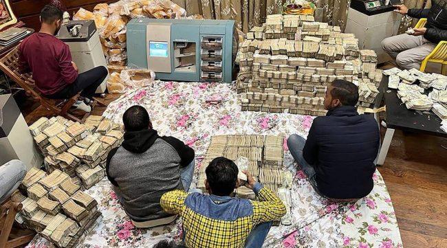 व्यापारीको घरभित्रबाट निस्कियो अरबौं रुपैयाँको अवैध धन, २ अर्बभन्दा धेरै त नगद मात्रै
