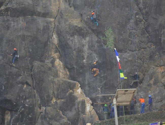 विमलनगरको चुनपहरामा ‘रक क्लाइम्बिङ’ महोत्सव