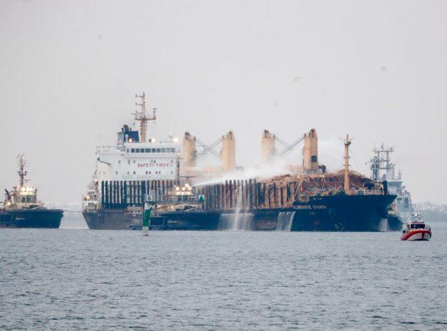 स्वेडेन नजिकै बाल्टिक सागरमा २ विशाल पानीजहाज ठोक्किए, एउटा जहाज पल्टियो