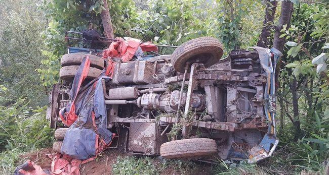 बाजुरामा ट्रक दुर्घटना, दुई जनाको मृत्यु