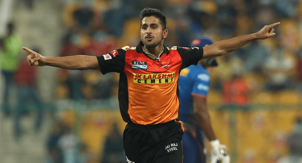 सुपरस्टार राशिद खानलाई पन्छाएर ३ वटा मात्र आइपिएल खेलेका खेलाडी रिटेन