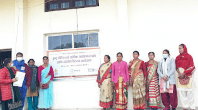 द्वन्द्वपीडित महिलालाई रोजगार सामग्री हस्तान्तरण