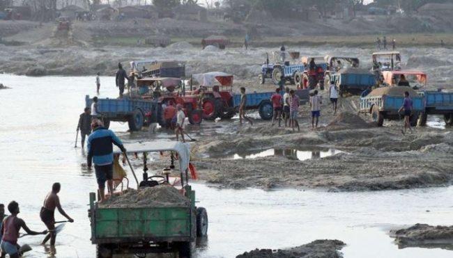 रोकिएन बालुवा चोरी निकासी