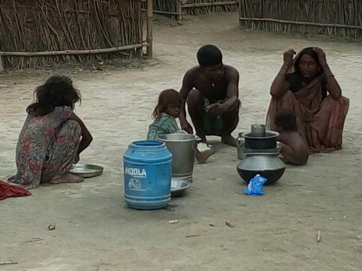 परम्परागत पेसाबाट महोत्तरीका मुसहर समुदाय विस्थापित हुँदै