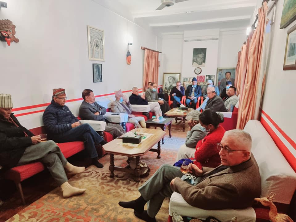 शेखर र प्रकाशमानले छाडेनन् अडान, भोलि विहान आकांक्षी बाहेकको बैठक