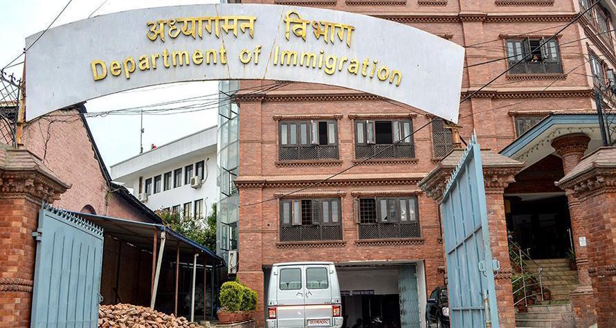 विदेशबाट आउनेले होटल क्वारेन्टाइन बस्नुपर्ने नियम लागू भएको भोलिपल्टै स्थगित