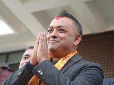 गगन थापासँग तर्सिए ओली, उम्मेदवारी दर्ता गर्न लागेका उम्मेदवारलाई निर्वाचन कार्यालयबाटै फर्काए