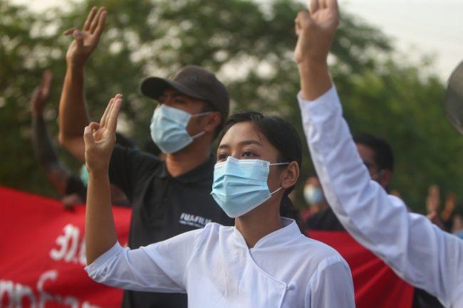 म्यानमारका महिला बन्दीमाथि यस्तो हुन्छ सेनाको यौन दुर्व्यवहार !