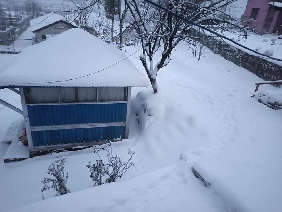 मनाङमा तीन फिटसम्म हिउँ (फोटो फिचर)