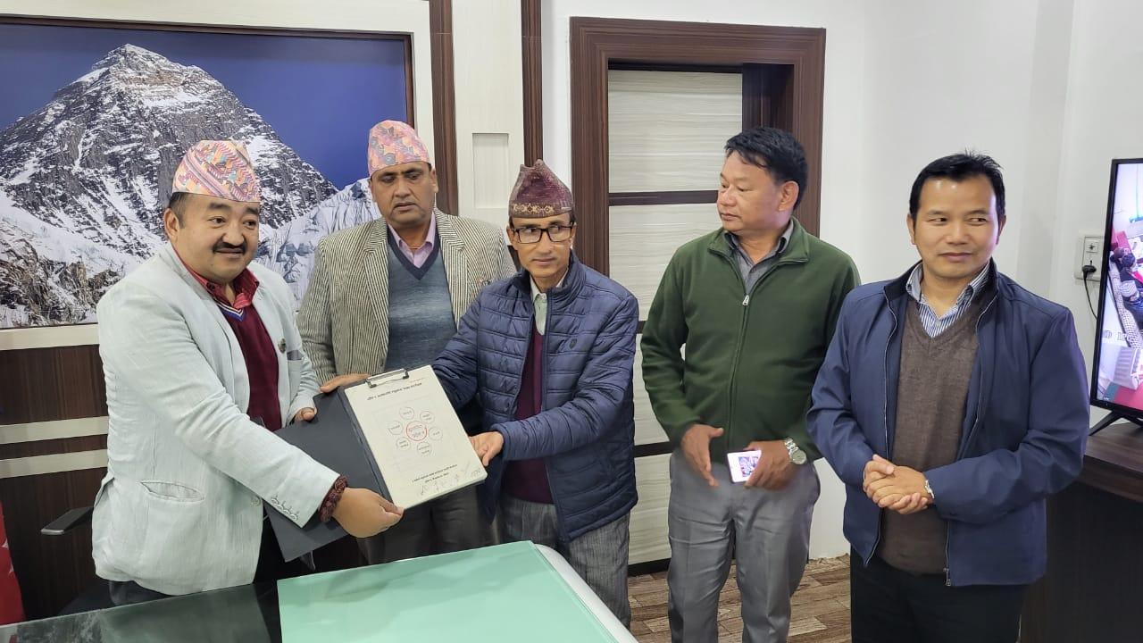 न्यूनतम साझा कार्यक्रम तयारी कार्यदलले मुख्यमन्त्री राइलाई बुझायो प्रतिवेदन