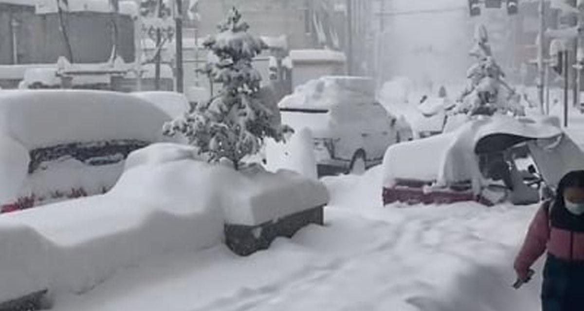 केरुङमा बाक्लो हिमपातपछि नेपाल आयात हुने सामान लोड हुन सकेन