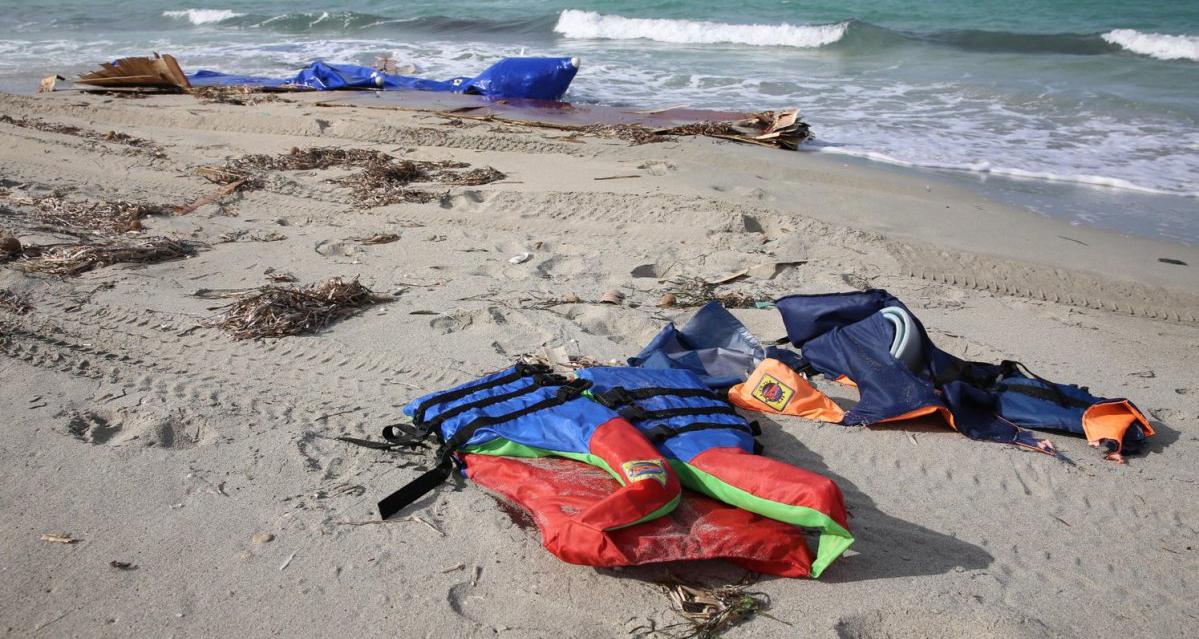 समुद्र किनारमा २७ जना शरणार्थीको लाश तैरिरहेको भेटिएपछि पूरै क्षेत्रमा त्रासदी