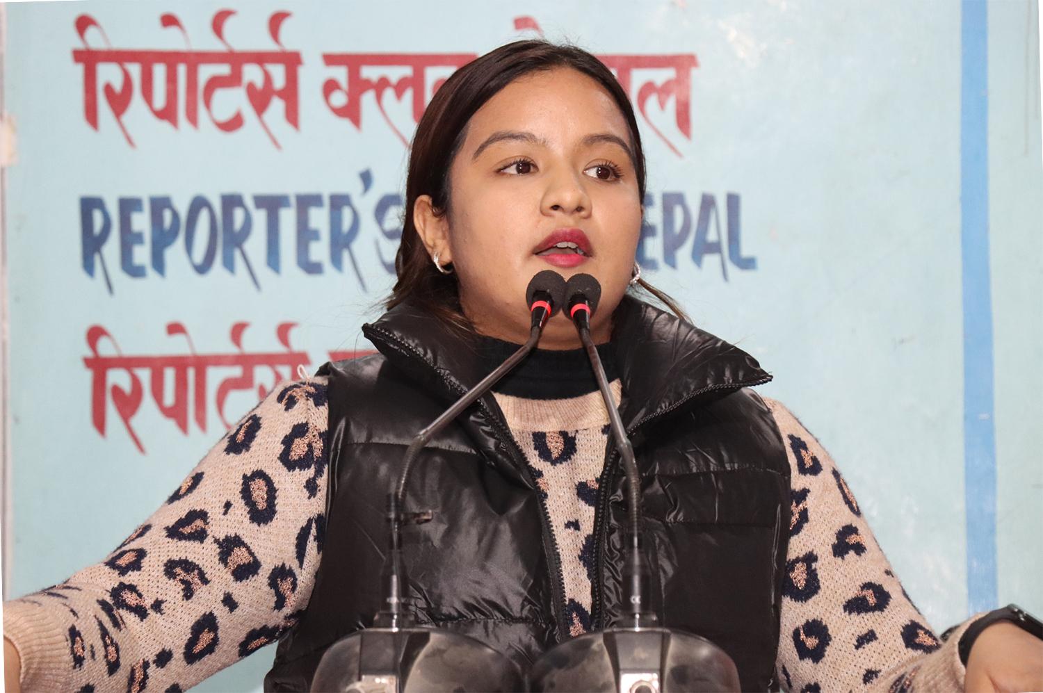 केएमसी कलेजले अतिरिक्त शुल्क लिएको विद्यार्थीको गुनासो